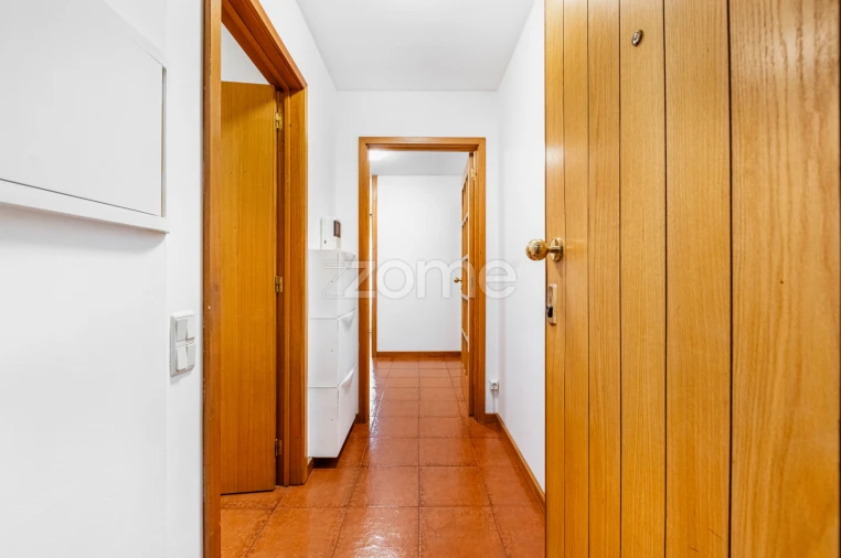 Apartamento T1 para Arrendamento em Ramalde Foto 14