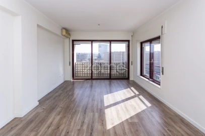 Apartamento T2 para Arrendamento em Ramalde