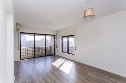 Apartamento T2 para Arrendamento em Ramalde