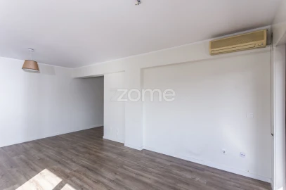 Apartamento T2 para Arrendamento em Ramalde
