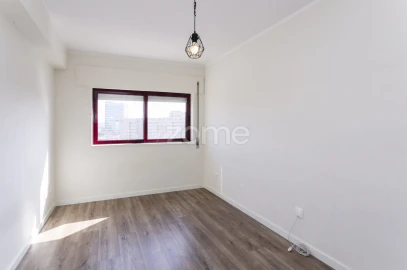 Apartamento T2 para Arrendamento em Ramalde