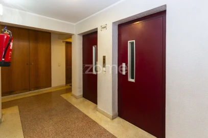 Apartamento T2 para Arrendamento em Ramalde
