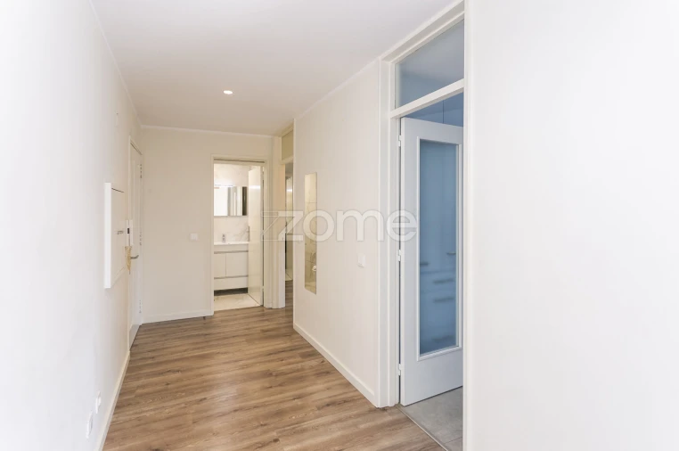 Apartamento T2 para Arrendamento em Ramalde Foto 15