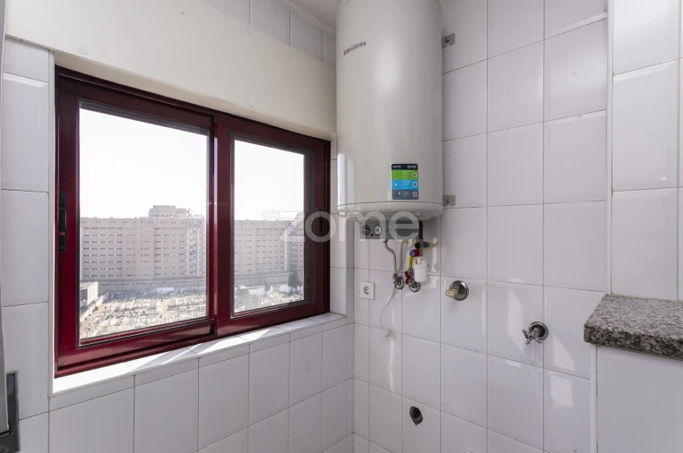 Apartamento T2 para Arrendamento em Ramalde Foto 14