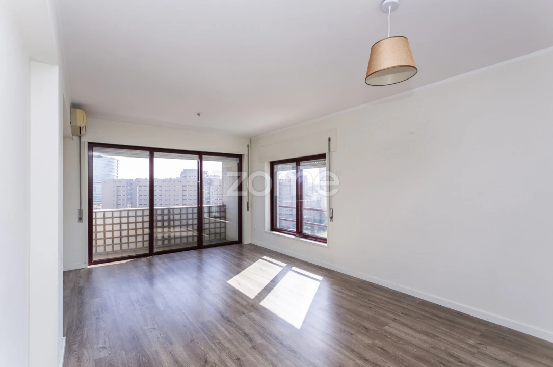 Apartamento T2 para Arrendamento em Ramalde Foto 5