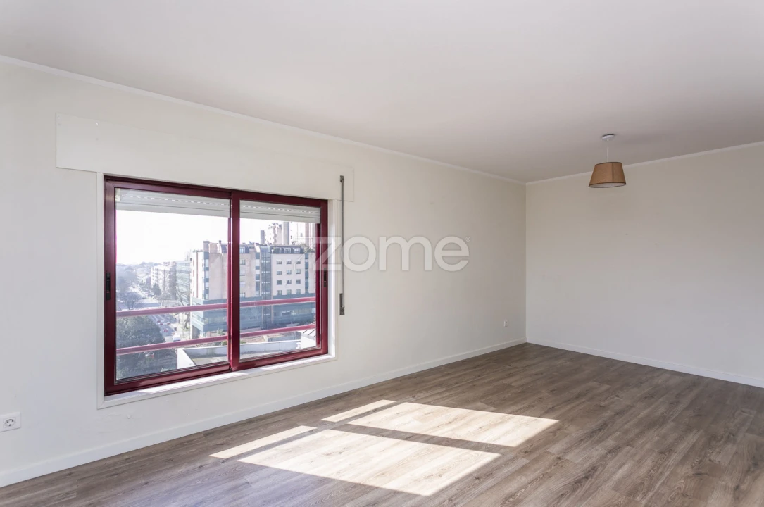 Apartamento T2 para Arrendamento em Ramalde Foto 6