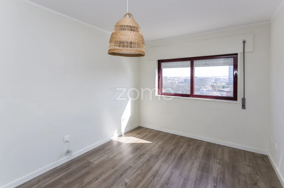 Apartamento T2 para Arrendamento em Ramalde Foto 16