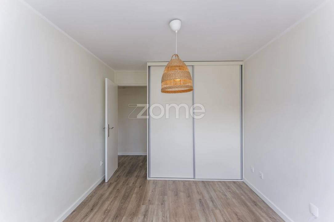 Apartamento T2 para Arrendamento em Ramalde Foto 18