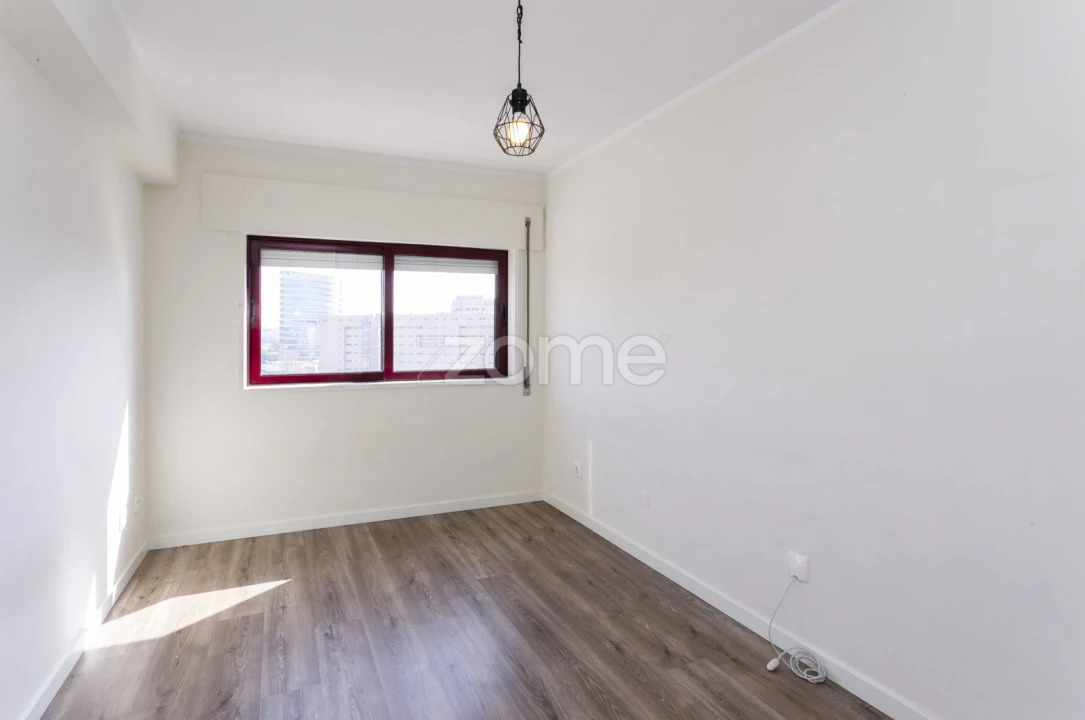 Apartamento T2 para Arrendamento em Ramalde Foto 23