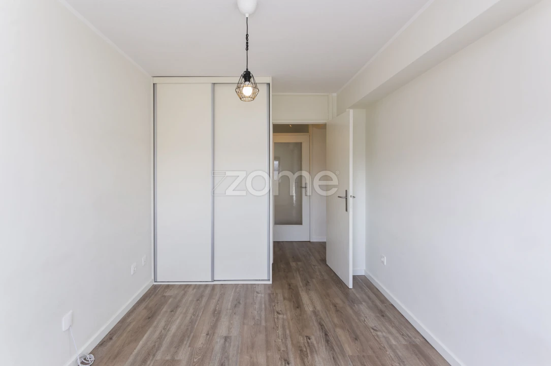 Apartamento T2 para Arrendamento em Ramalde Foto 24