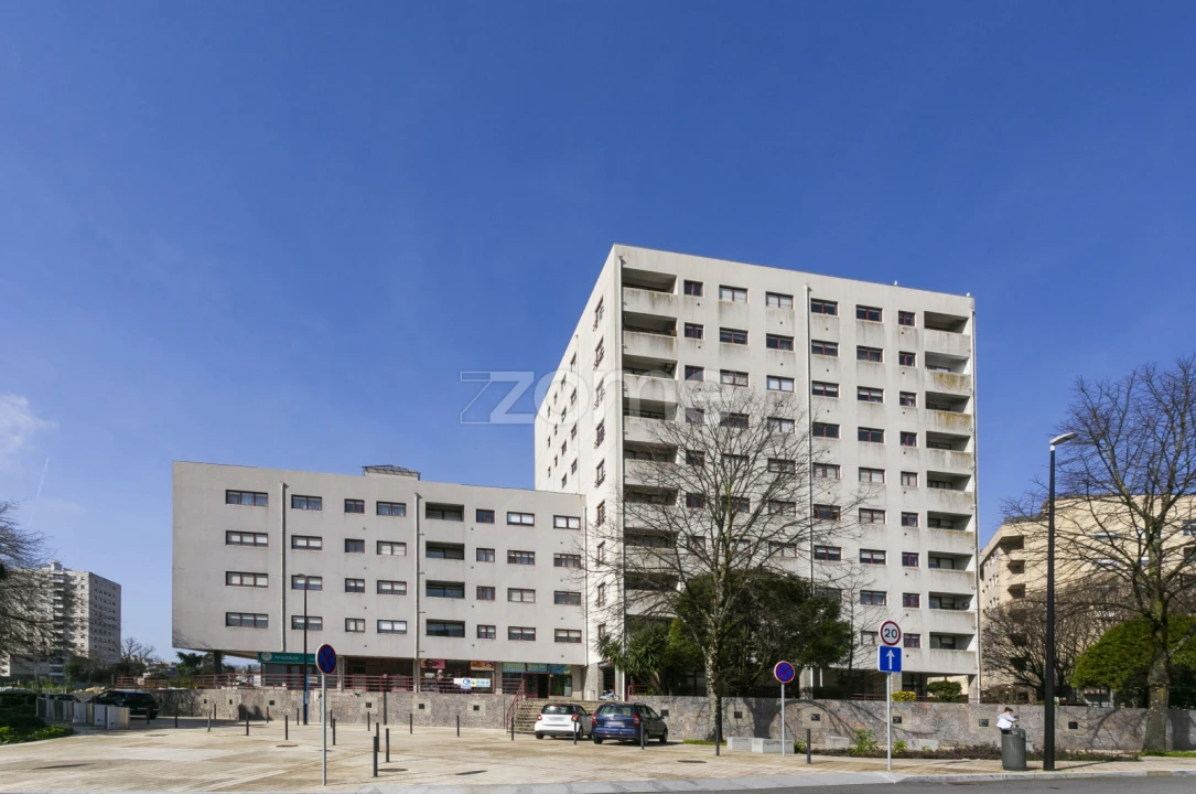 Apartamento T2 para Arrendamento em Ramalde Foto 3