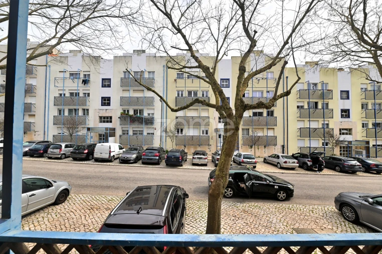 Apartamento T1 para Venda em Carcavelos e Parede Foto 11
