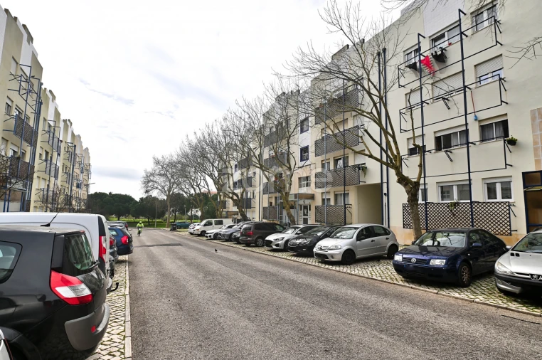 Apartamento T1 para Venda em Carcavelos e Parede Foto 22