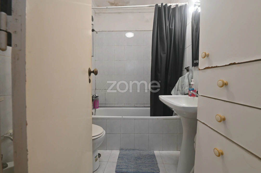 Apartamento T1 para Venda em Carcavelos e Parede Foto 17