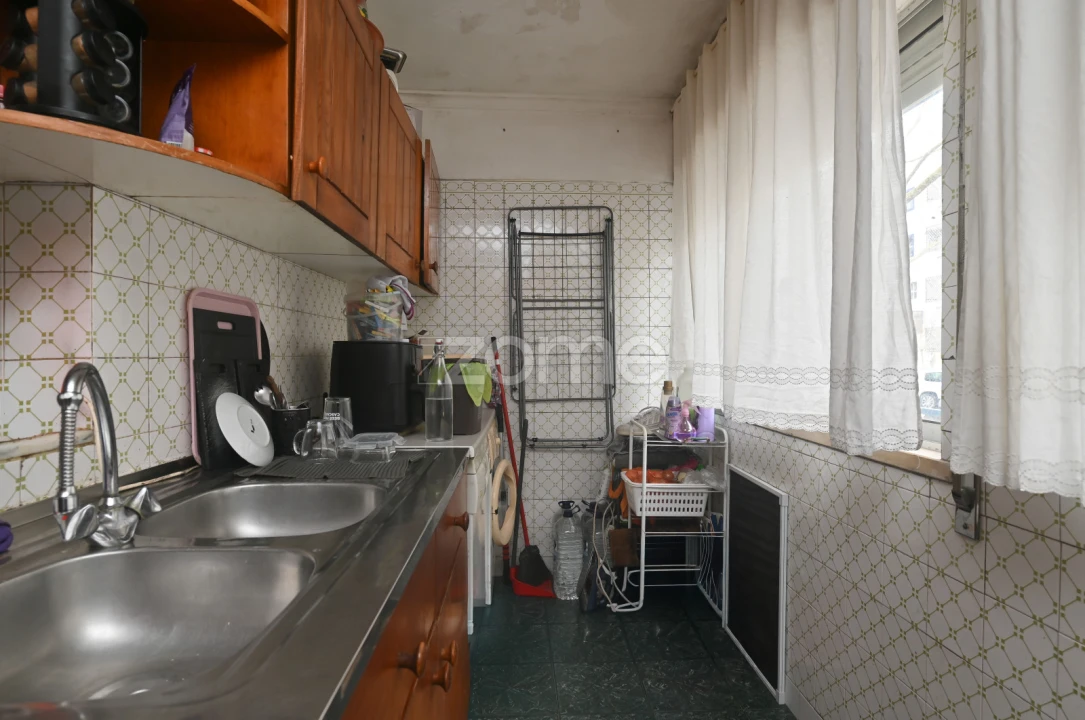 Apartamento T1 para Venda em Carcavelos e Parede Foto 12