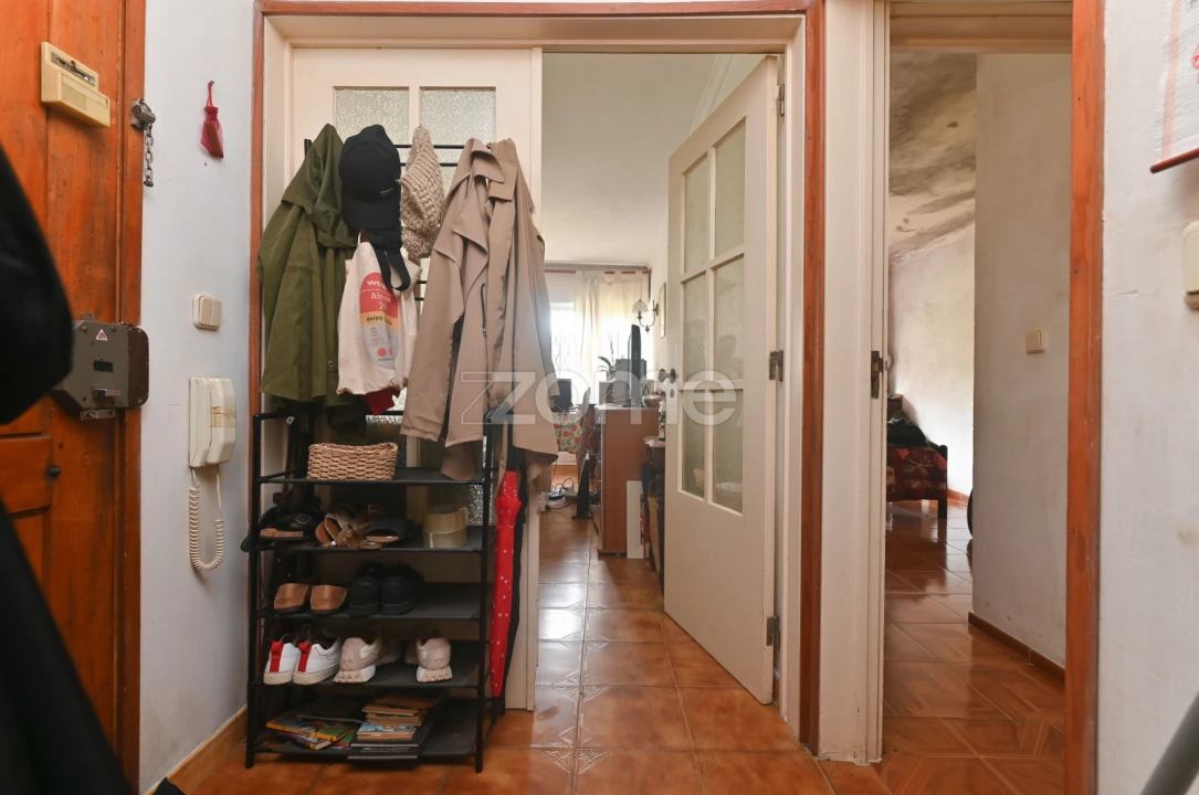 Apartamento T1 para Venda em Carcavelos e Parede Foto 21
