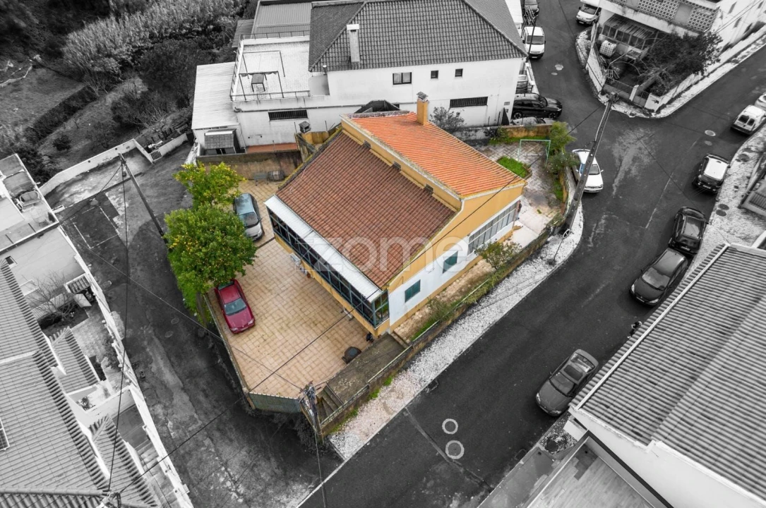 Moradia T4 para Venda em Pontinha e Famões Foto 1