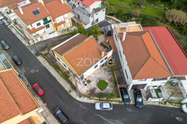 Moradia T4 para Venda em Pontinha e Famões Foto 3