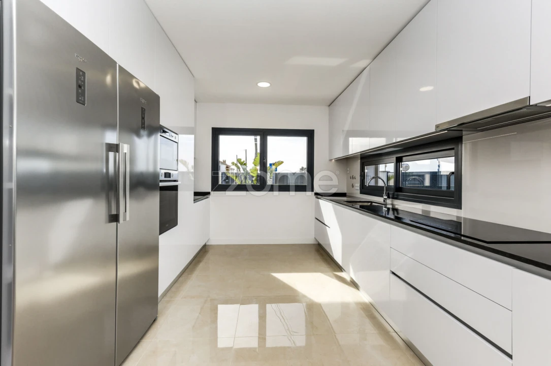 Moradia T2 para Arrendamento em Porto Salvo Foto 8