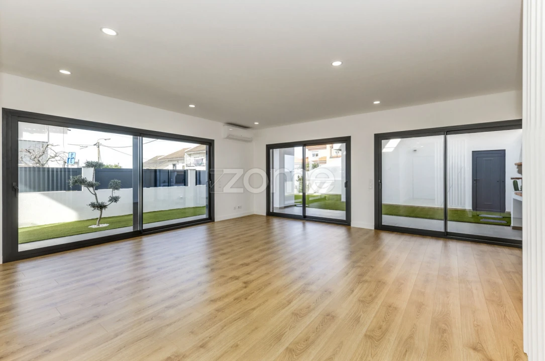 Moradia T2 para Arrendamento em Porto Salvo Foto 1