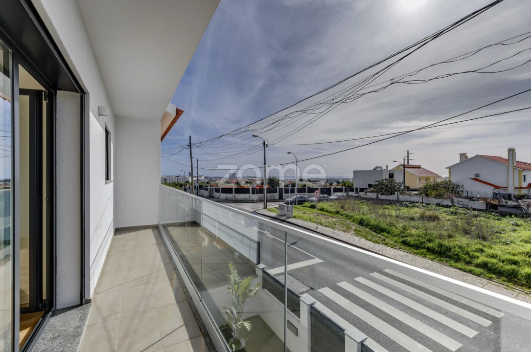 Moradia T2 para Arrendamento em Porto Salvo Foto 23