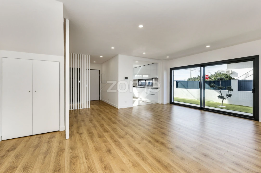 Moradia T2 para Arrendamento em Porto Salvo Foto 5