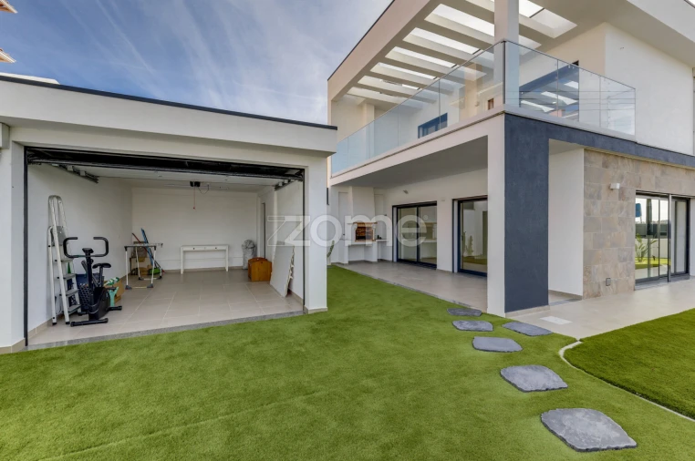 Moradia T2 para Arrendamento em Porto Salvo Foto 28