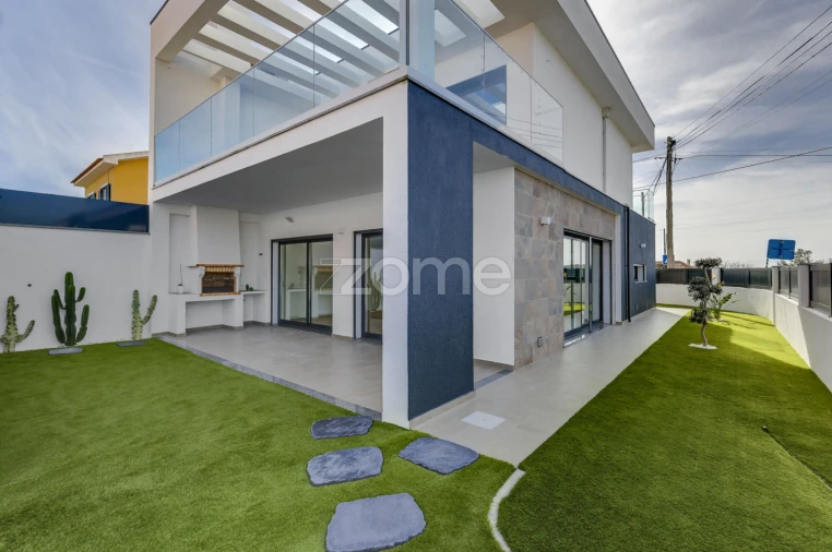 Moradia T2 para Arrendamento em Porto Salvo Foto 2