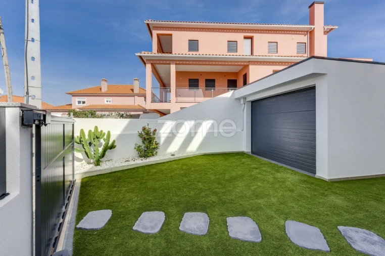 Moradia T2 para Arrendamento em Porto Salvo Foto 30