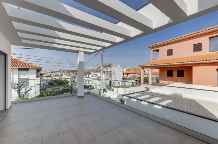 Moradia T2 para Arrendamento em Porto Salvo Foto 18