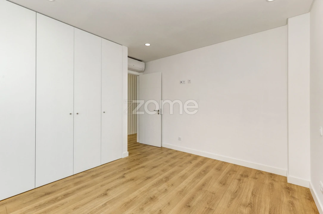 Moradia T2 para Arrendamento em Porto Salvo Foto 17