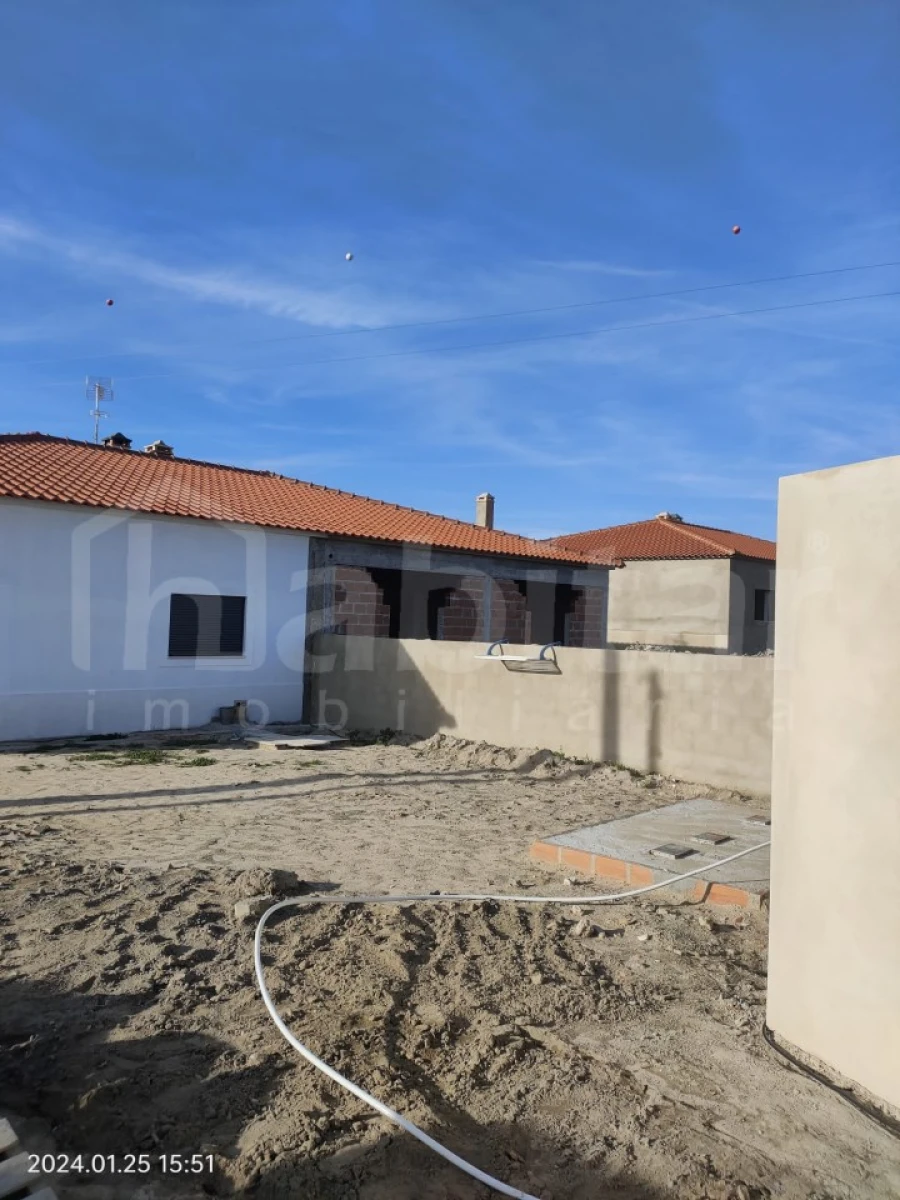 Moradia T3 para Venda em Santo Estêvão Foto 7