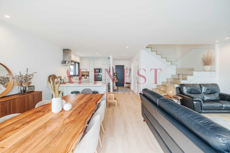 Moradia T4 para Venda em São Domingos de Rana Foto 2