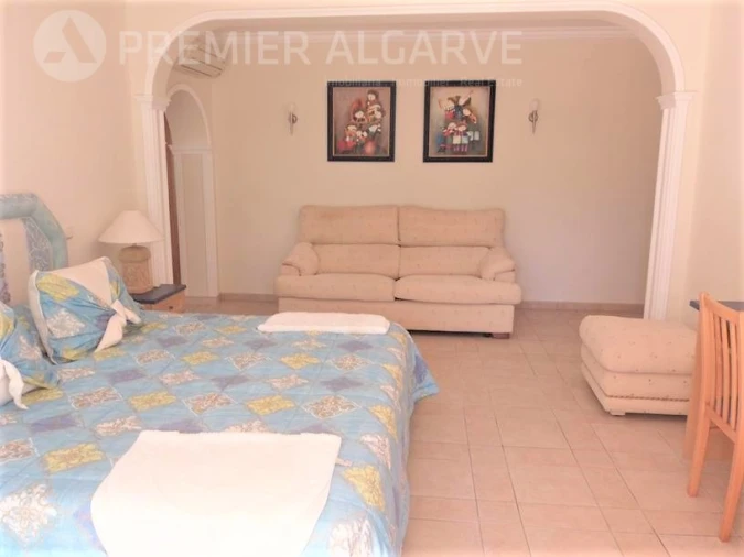 Moradia T4 para Venda em Santa Barbara de Nexe Foto 18