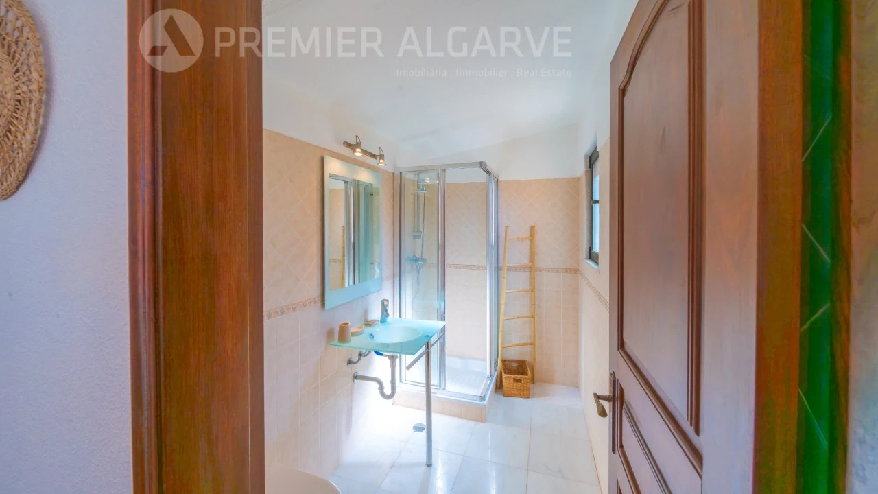 Moradia T5 para Venda em Pechão Foto 33