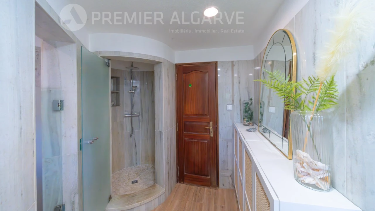 Moradia T5 para Venda em Pechão Foto 34