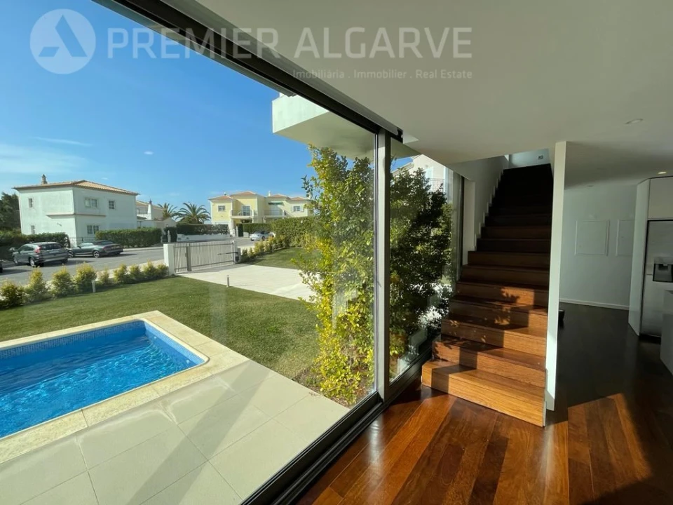 Moradia T4 para Venda em Almancil Foto 2