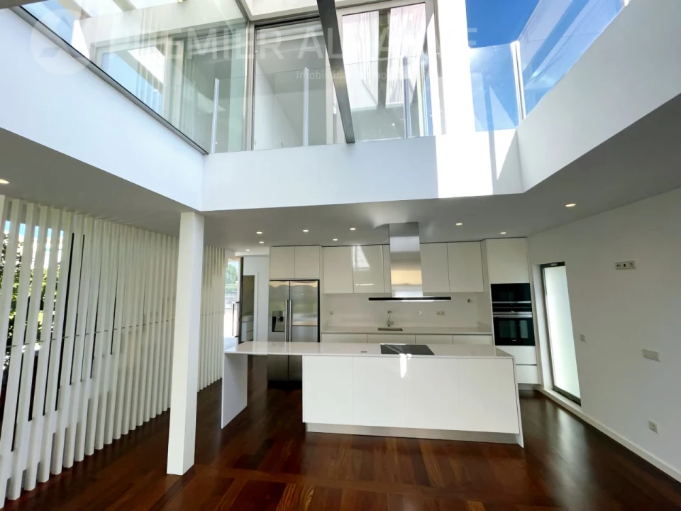 Moradia T4 para Venda em Almancil Foto 6