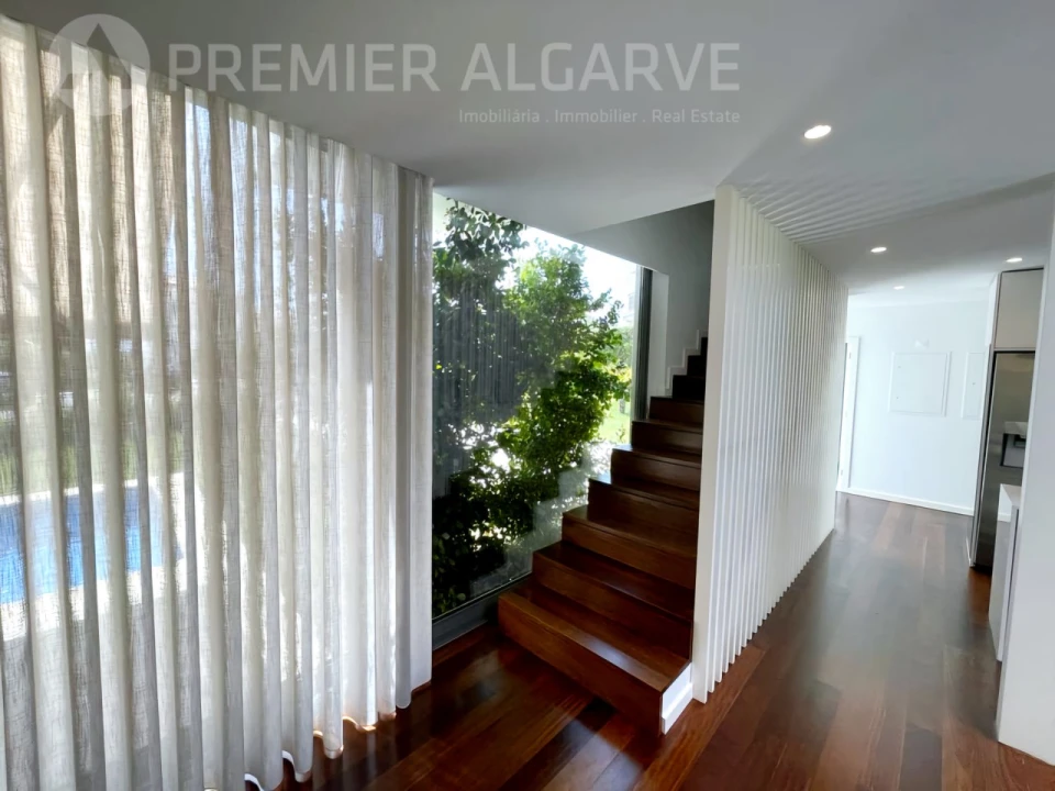 Moradia T4 para Venda em Almancil Foto 10