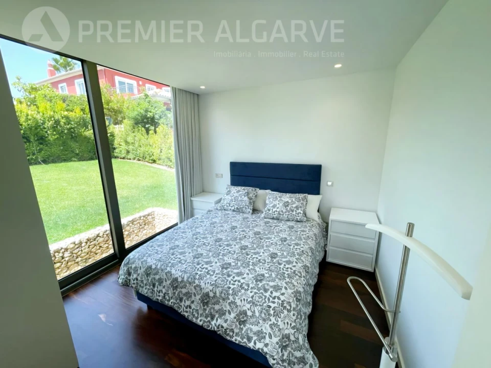 Moradia T4 para Venda em Almancil Foto 11