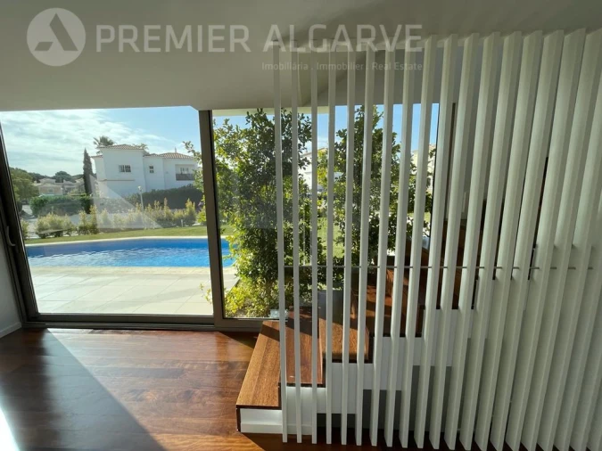 Moradia T4 para Venda em Almancil Foto 3