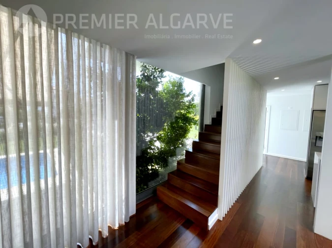 Moradia T4 para Venda em Almancil Foto 10