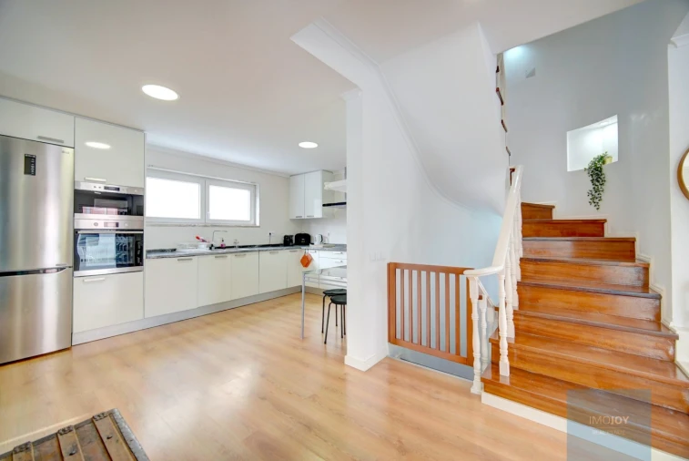 Apartamento T3 para Arrendamento em Carcavelos e Parede Foto 8