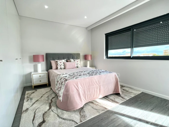 Apartamento T3 para Venda em Quelfes Foto 16