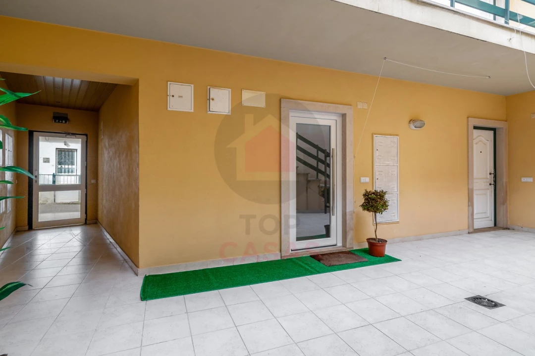 Apartamento T2 para Venda em Foz do Arelho Foto 21