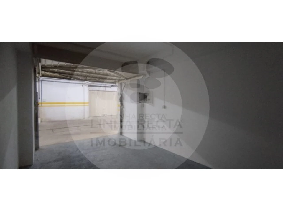 Garagem para Venda em União das Freguesias de Setúbal Foto 4