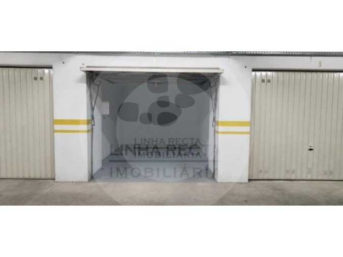 Garagem para Venda em União das Freguesias de Setúbal Foto 1
