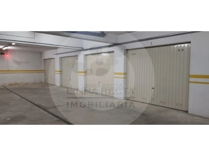Garagem para Venda em União das Freguesias de Setúbal Foto 3