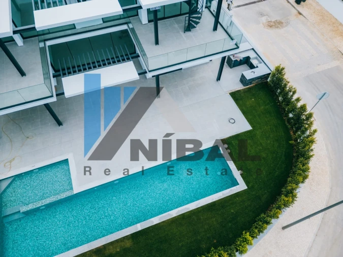 Moradia T4 para Venda em Albufeira e Olhos de Água Foto 5