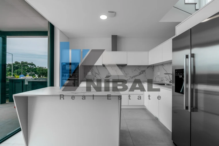 Moradia T4 para Venda em Albufeira e Olhos de Água Foto 8